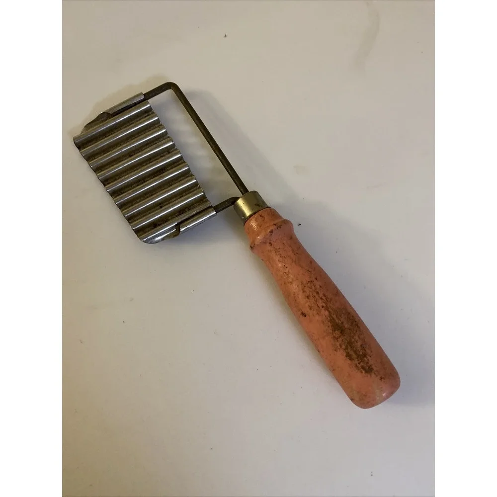 Unbranded Crinkle Cutter Slicer Unisex OS  Vintage Wavy Blade Wood Handle